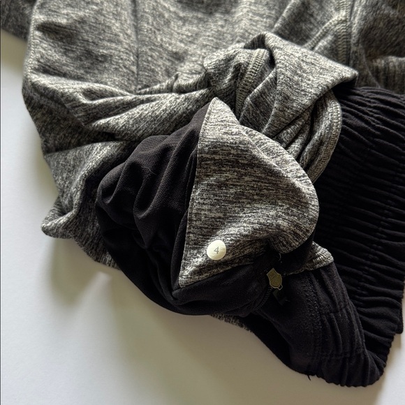 Lululemon Woman’s Think Fast Hoodie Space Pullover - Picture 4 of 13